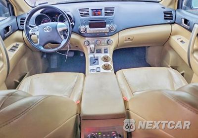 Zdjęcie 8 z 12 samochodu: 2012 TOYOTA HIGHLANDER SE VIN:5TDBK3EH1CS107935 - miniatura
