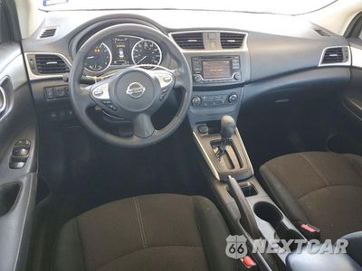 Zdjęcie 8 z 12 samochodu: 2018 NISSAN SENTRA S VIN:3N1AB7AP5JY343352 - miniatura