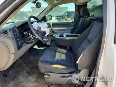 Zdjęcie 7 z 12 samochodu: 2011 CHEVROLET SILVERADO C1500 VIN:1GCNCPEX4BZ249038 - miniatura