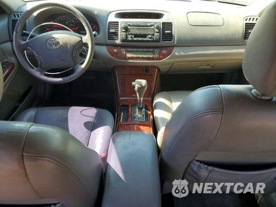 Zdjęcie 8 z 12 samochodu: 2005 TOYOTA CAMRY XLE V6 VIN:4T1BF30K55U608392 - miniatura