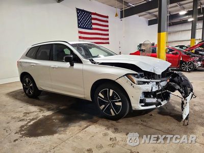 Czwarte zdjęcie samochodu z boku: 2026 VOLVO XC60 PLUS VIN:YV4M12RCXT1325192 - miniatura