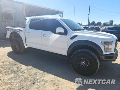 Czwarte zdjęcie samochodu z boku: 2018 FORD F150 RAPTOR VIN:1FTFW1RG3JFD65320 - miniatura