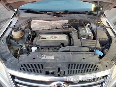 Zdjęcie 12 z 13 samochodu: 2011 VOLKSWAGEN TIGUAN S VIN:WVGAV7AX8BW534336 - miniatura