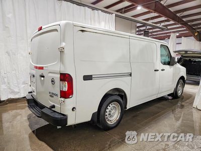 Trzecie zdjęcie samochodu z tyłu: 2018 NISSAN NV 2500 HD VIN:1N6BF0KY3JN817149 - miniatura