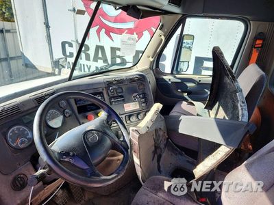 Zdjęcie 8 z 13 samochodu: 2018 FREIGHTLINER CASCADIA 125 SEMI TRUCK VIN:1FUJGEDR2JLJW9306 - miniatura