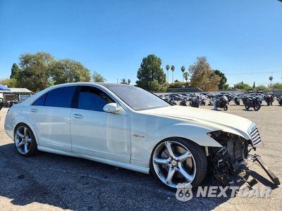 Czwarte zdjęcie samochodu z boku: 2009 MERCEDES-BENZ S 63 AMG VIN:WDDNG77X79A273009 - miniatura