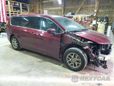 Czwarte zdjęcie samochodu z boku: 2023 CHRYSLER VOYAGER LX VIN:2C4RC1CGXPR512006 - miniatura