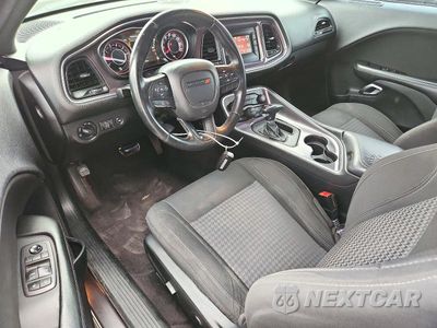Zdjęcie 8 z 12 samochodu: 2016 DODGE CHALLENGER SXT VIN:2C3CDZAG0GH113636 - miniatura