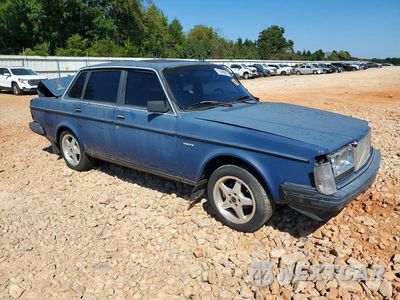 Czwarte zdjęcie samochodu z boku: 1985 VOLVO 244 DL VIN:YV1AX8841F1128380 - miniatura
