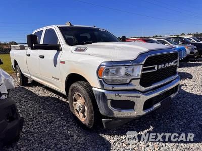 Czwarte zdjęcie samochodu z boku: 2019 RAM 2500 TRADESMAN VIN:3C6UR4HJ2KG610595 - miniatura