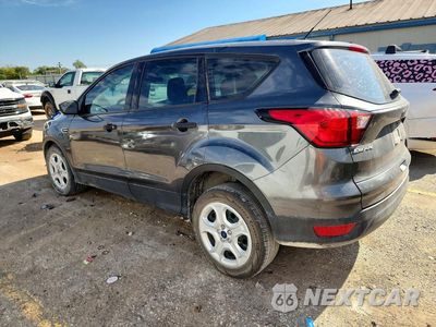 Drugie zdjęcie samochodu z przodu: 2019 FORD ESCAPE S VIN:1FMCU0F78KUB79546 - miniatura