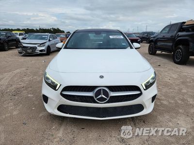 Piąte zdjęcie samochodu w środku: 2019 MERCEDES-BENZ A 220 VIN:WDD3G4EB3KW025720 - miniatura