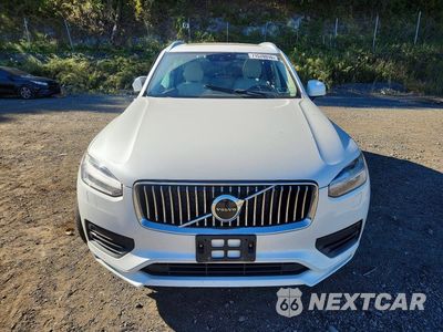 Piąte zdjęcie samochodu w środku: 2022 VOLVO XC90 T5 MOMENTUM VIN:YV4102PK1N1804460 - miniatura