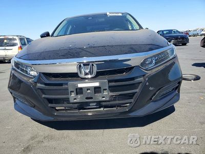 Piąte zdjęcie samochodu w środku: 2018 HONDA ACCORD EX VIN:1HGCV1F4XJA013575 - miniatura