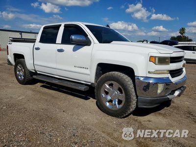 Czwarte zdjęcie samochodu z boku: 2017 CHEVROLET SILVERADO C1500 LT VIN:3GCPCREC2HG342909 - miniatura