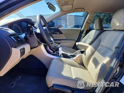 Zdjęcie 7 z 12 samochodu: 2016 HONDA ACCORD LX VIN:1HGCR2F34GA131258 - miniatura