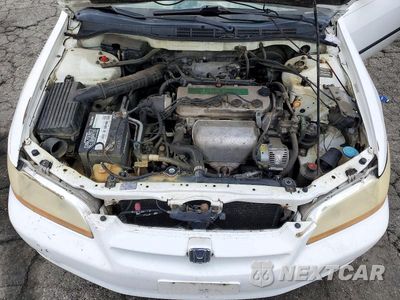 Zdjęcie 11 z 12 samochodu: 2000 HONDA ACCORD LX VIN:3HGCG6655YG700944 - miniatura