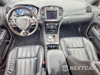 Zdjęcie 8 z 12 samochodu: 2021 CHRYSLER 300 S VIN:2C3CCABG6MH626534 - miniatura