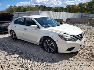 Czwarte zdjęcie samochodu z boku: 2017 NISSAN ALTIMA 2.5 SR VIN:1N4AL3AP0HC150635 - miniatura