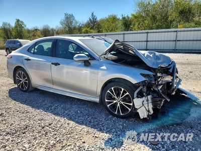Czwarte zdjęcie samochodu z boku: 2018 TOYOTA CAMRY SE VIN:4T1B11HK8JU549016 - miniatura
