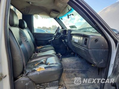 Zdjęcie 11 z 13 samochodu: 2006 CHEVROLET SILVERADO C2500 HEAVY DUTY VIN:1GBHC24U16E236286 - miniatura