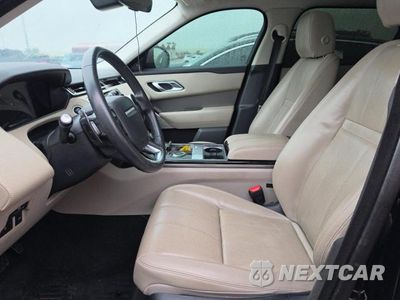 Piąte zdjęcie samochodu w środku: 2018 LAND ROVER RANGE ROVER VELAR S VIN:SALYB2RX5JA741256 - miniatura