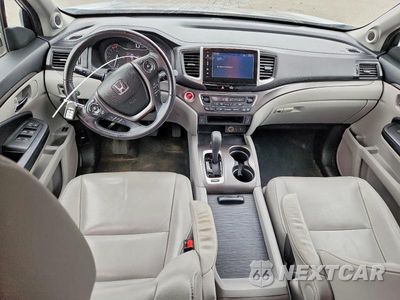 Zdjęcie 8 z 13 samochodu: 2017 HONDA PILOT EXL VIN:5FNYF5H50HB037044 - miniatura