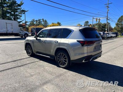 Trzecie zdjęcie samochodu z tyłu: 2023 LEXUS LX 600 F SPORT HANDLING VIN:JTJMB7CX2P4030484 - miniatura