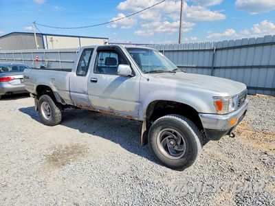 Czwarte zdjęcie samochodu z boku: 1991 TOYOTA PICKUP SR5 VIN:JT4VN13G4M5050429 - miniatura