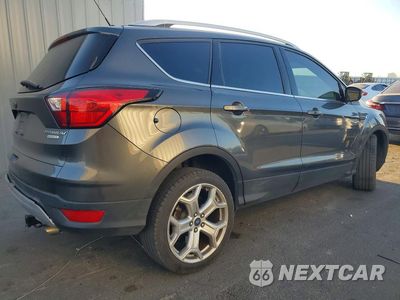 Trzecie zdjęcie samochodu z tyłu: 2019 FORD ESCAPE TITANIUM VIN:1FMCU0J98KUB62867 - miniatura