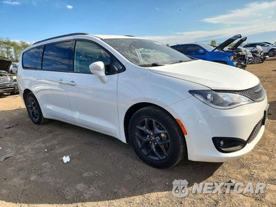 Czwarte zdjęcie samochodu z boku: 2019 CHRYSLER PACIFICA TOURING L VIN:2C4RC1BG9KR569419 - miniatura