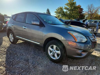 Czwarte zdjęcie samochodu z boku: 2013 NISSAN ROGUE S VIN:JN8AS5MV6DW642683 - miniatura