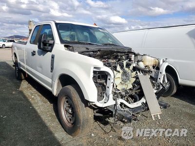 Czwarte zdjęcie samochodu z boku: 2019 FORD F250 SUPER DUTY VIN:1FT7X2A63KEF14181 - miniatura