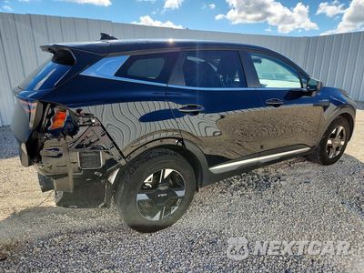 Trzecie zdjęcie samochodu z tyłu: 2026 KIA SPORTAGE LX VIN:5XYK23DF2TG374739 - miniatura