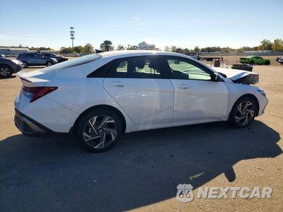 Trzecie zdjęcie samochodu z tyłu: 2025 HYUNDAI ELANTRA HYBRID SEL SPORT VIN:KMHLM4DJ6SU179857 - miniatura