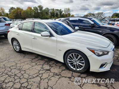 Czwarte zdjęcie samochodu z boku: 2019 INFINITI Q50 3.0T LUXE VIN:JN1EV7AR5KM555232 - miniatura