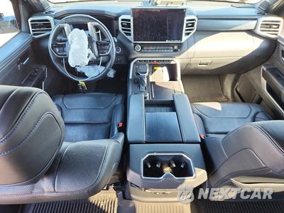 Zdjęcie 8 z 12 samochodu: 2023 TOYOTA TUNDRA PLATINUM HV VIN:5TFNC5DB3PX039656 - miniatura