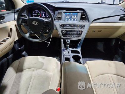 Zdjęcie 8 z 12 samochodu: 2017 HYUNDAI SONATA SE VIN:5NPE24AF7HH595406 - miniatura