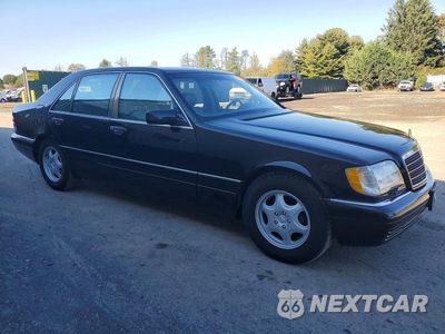 Czwarte zdjęcie samochodu z boku: 1999 MERCEDES-BENZ S 320 VIN:WDBGA33G3XA423017 - miniatura