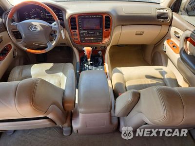 Zdjęcie 8 z 13 samochodu: 2002 LEXUS LX 470 VIN:JTJHT00W323517242 - miniatura