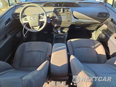 Zdjęcie 8 z 12 samochodu: 2016 TOYOTA PRIUS TWO VIN:JTDKBRFUXG3527442 - miniatura