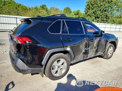 Trzecie zdjęcie samochodu z tyłu: 2021 TOYOTA RAV4 XLE VIN:2T3P1RFV9MC220680 - miniatura