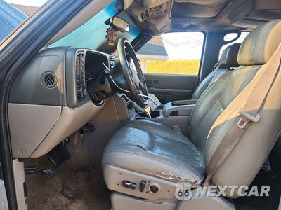 Zdjęcie 7 z 13 samochodu: 2005 GMC YUKON VIN:1GKEK13T55J198009 - miniatura