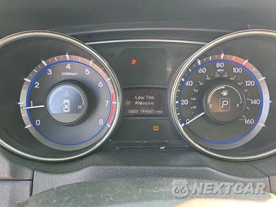 Zdjęcie 9 z 12 samochodu: 2011 HYUNDAI SONATA SE VIN:5NPEC4AC3BH156875 - miniatura