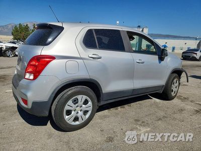 Trzecie zdjęcie samochodu z tyłu: 2018 CHEVROLET TRAX LS VIN:KL7CJKSB3JB699132 - miniatura