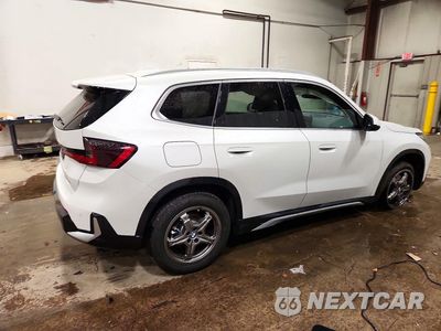 Trzecie zdjęcie samochodu z tyłu: 2026 BMW X1 XDRIVE28I VIN:WBX73EF0XT5665850 - miniatura