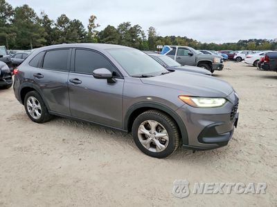 Czwarte zdjęcie samochodu z boku: 2023 HONDA HR-V LX VIN:3CZRZ1H30PM740294 - miniatura
