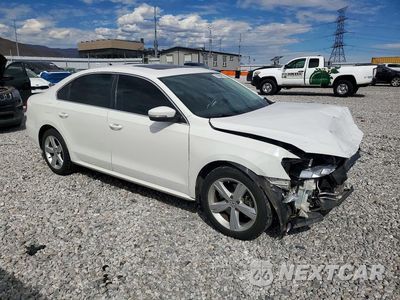 Czwarte zdjęcie samochodu z boku: 2013 VOLKSWAGEN PASSAT SE VIN:1VWBN7A31DC116241 - miniatura