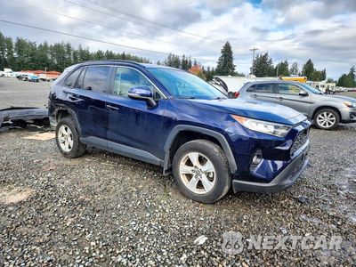 Czwarte zdjęcie samochodu z boku: 2020 TOYOTA RAV4 XLE VIN:JTMP1RFV3LD525375 - miniatura