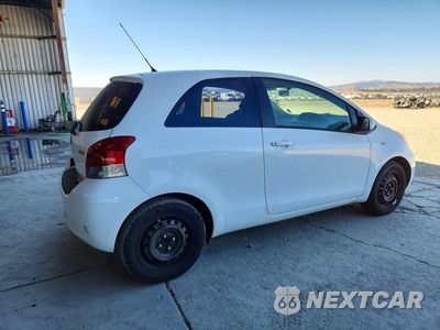 Trzecie zdjęcie samochodu z tyłu: 2011 TOYOTA YARIS VIN:JTDJT4K31B5326597 - miniatura